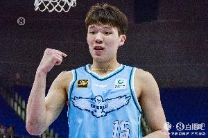 乐鱼体育官方网站-攻防统治！杨瀚森14中10高效砍24分11板4盖帽 正负值全场第一