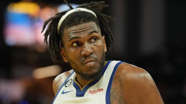 kevon-looney-rebounding-unprecedented-level.jpg